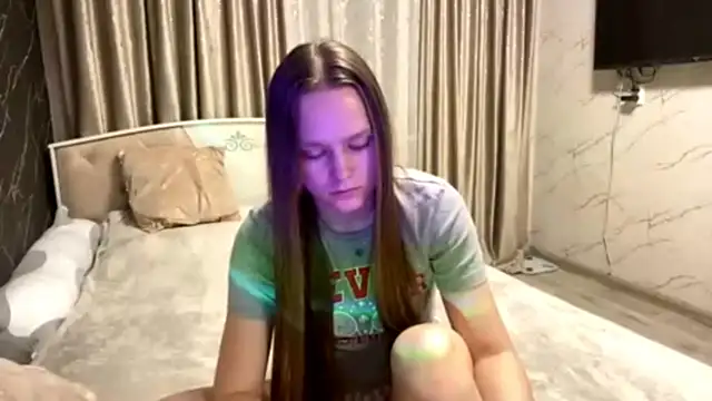 Snapshot of SoSweetGirl chatting on November 4, 2025, 1:04 pm SoSweetGirl online show from November 4, 2025, 1:04 pm