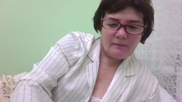 Snapshot of Galina56301 chatting on November 13, 2025, 3:43 am Galina56301 online show from November 13, 2025, 3:43 am