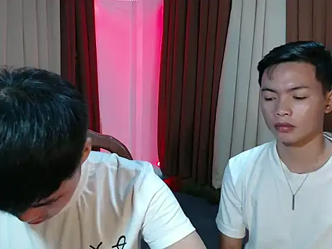 Snapshot of hot_emman chatting on February 19, 2026, 1:57 am hot emman online show from February 19, 2026, 1:57 am