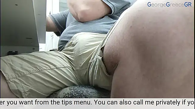 Snapshot of GeorgeGreece2025 chatting on November 10, 2025, 9:58 am GeorgeGreece2025 online show from November 10, 2025, 9:58 am