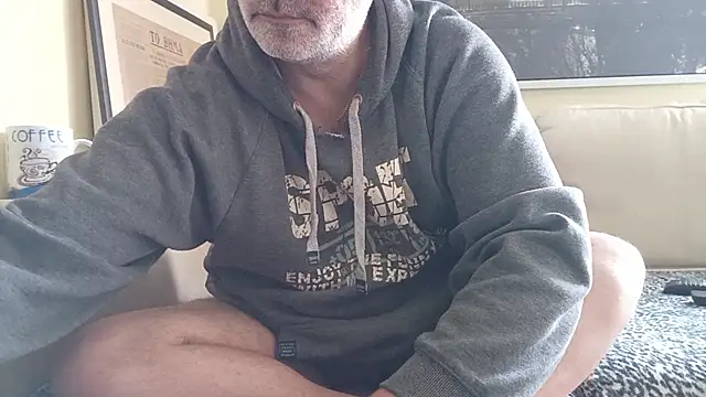 Snapshot of GeorgeGreece2025 chatting on November 2, 2025, 9:58 am GeorgeGreece2025 online show from November 2, 2025, 9:58 am