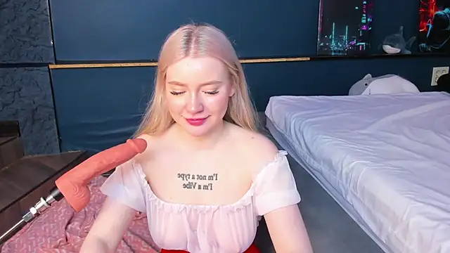 Lillie Berry online show from April 18, 2026, 4:48 am