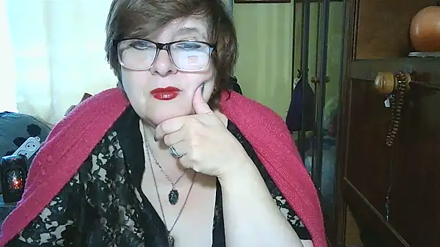 Snapshot of VeronicaGold511 chatting on October 24, 2025, 6:45 am VeronicaGold511 online show from October 24, 2025, 6:45 am