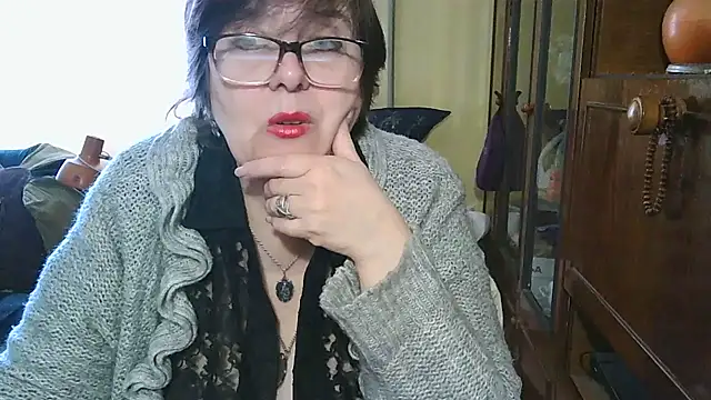 Snapshot of VeronicaGold511 chatting on February 24, 2026, 8:15 am VeronicaGold511 online show from February 24, 2026, 8:15 am