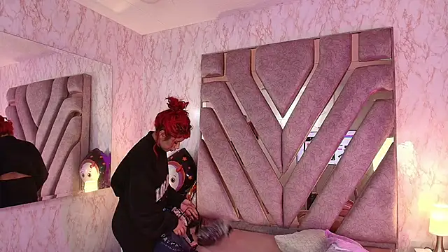 Snapshot of redd_pandaa chatting on October 23, 2025, 3:27 am redd pandaa online show from October 23, 2025, 3:27 am