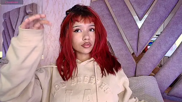 Snapshot of redd_pandaa chatting on December 14, 2025, 4:40 am redd pandaa online show from December 14, 2025, 4:40 am