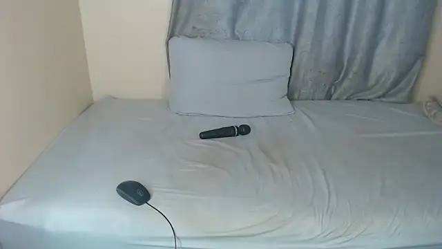 JuicyAdiction online show from December 17, 2025, 9:58 am