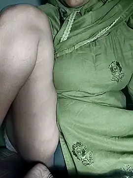 Snapshot of Hotty-Monaa chatting on November 6, 2025, 5:28 pm Hotty-Monaa online show from November 6, 2025, 5:28 pm