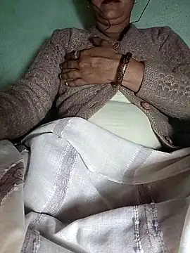 Snapshot of Hotty-Monaa chatting on November 26, 2025, 5:35 pm Hotty-Monaa online show from November 26, 2025, 5:35 pm