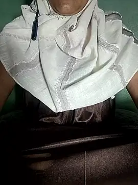 Snapshot of Hotty-Monaa chatting on November 12, 2025, 5:06 pm Hotty-Monaa online show from November 12, 2025, 5:06 pm