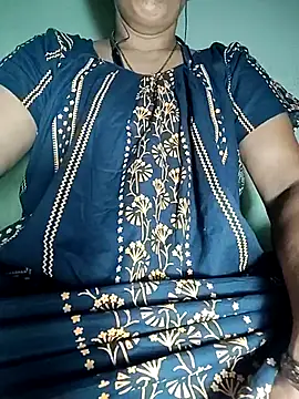 Snapshot of Hotty-Monaa chatting on November 18, 2025, 4:32 pm Hotty-Monaa online show from November 18, 2025, 4:32 pm