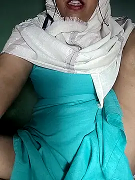 Snapshot of Hotty-Monaa chatting on November 19, 2025, 5:02 pm Hotty-Monaa online show from November 19, 2025, 5:02 pm