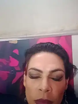 Snapshot of Veronnaink chatting on October 28, 2025, 7:46 pm Veronnaink online show from October 28, 2025, 7:46 pm