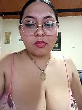 Snapshot of RachelCute1 chatting on October 21, 2025, 3:39 am RachelCute1 online show from October 21, 2025, 3:39 am
