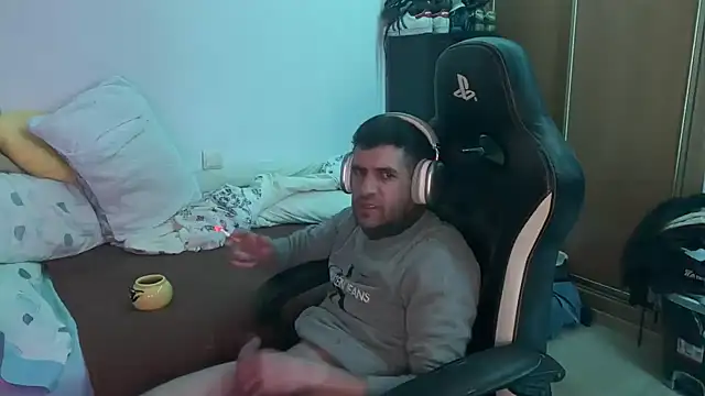 XxpartacXX19cm online show from March 10, 2026, 2:15 am