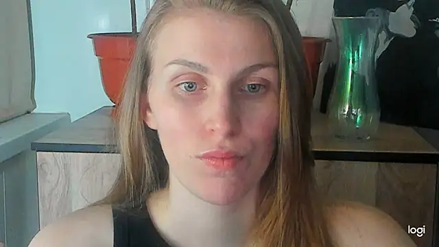 JuliaMuuun online show from May 29, 2026, 7:53 pm