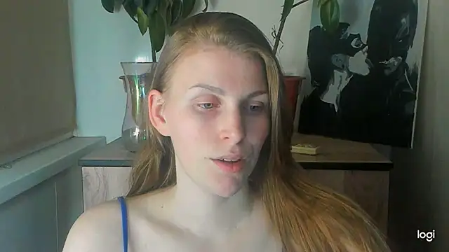 JuliaMuuun online show from May 20, 2026, 9:01 pm
