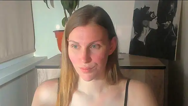 Snapshot of JuliaMuuun chatting on April 8, 2026, 10:22 pm JuliaMuuun online show from April 8, 2026, 10:22 pm