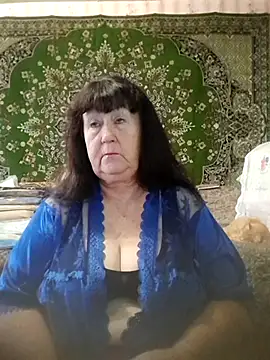 CrystalLime6411 online show from October 28, 2025, 11:42 am