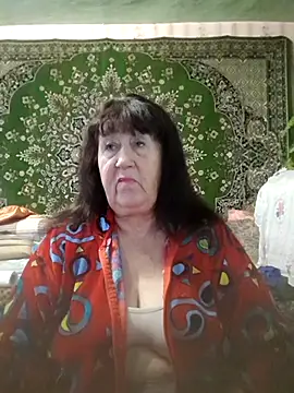 CrystalLime6411 online show from November 10, 2025, 12:32 pm