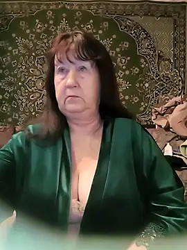 CrystalLime6411 online show from March 26, 2026, 2:32 am