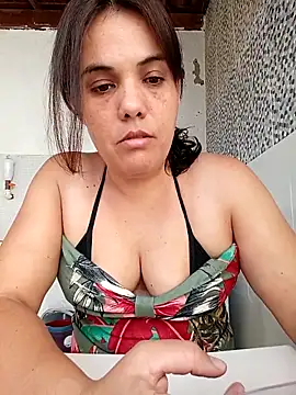 Bellapotencia1985 online show from December 17, 2025, 10:09 am