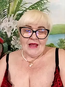 VioletSweet5566 online show from May 20, 2026, 12:02 pm