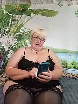 Snapshot of VioletSweet5566 chatting on July 20, 2026, 6:32 am VioletSweet5566 online show from July 20, 2026, 6:32 am