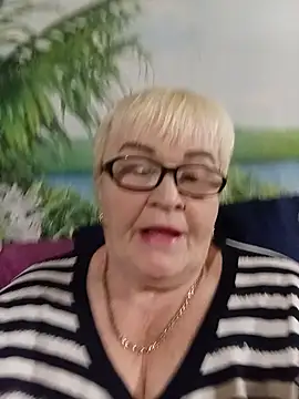 Snapshot of VioletSweet5566 chatting on December 5, 2025, 7:23 pm VioletSweet5566 online show from December 5, 2025, 7:23 pm