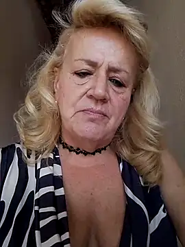 Snapshot of Belladama61 chatting on September 24, 2025, 11:17 am Belladama61 online show from September 24, 2025, 11:17 am