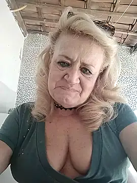 Snapshot of Belladama61 chatting on October 5, 2025, 1:35 pm Belladama61 online show from October 5, 2025, 1:35 pm