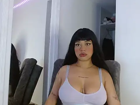 reina reina online show from October 28, 2025, 12:55 am