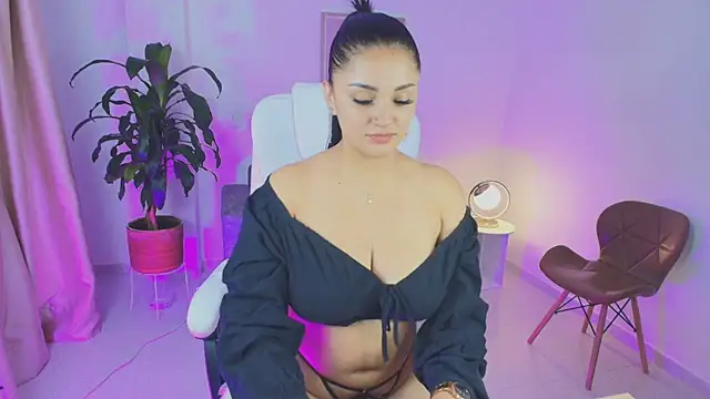 Julieta92  online show from December 3, 2025, 11:20 am