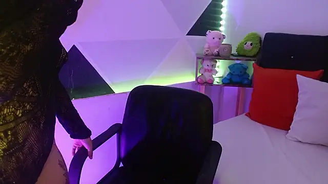 SamantaSweett  online show from January 8, 2026, 12:44 pm