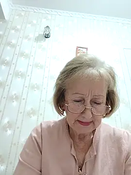 Snapshot of AlikaSwan5821 chatting on November 17, 2025, 8:13 pm AlikaSwan5821 online show from November 17, 2025, 8:13 pm