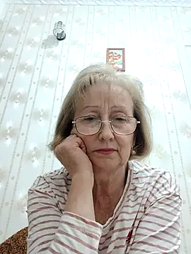 Snapshot of AlikaSwan5821 chatting on November 6, 2025, 7:29 pm AlikaSwan5821 online show from November 6, 2025, 7:29 pm