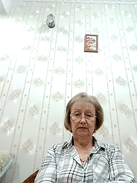 Snapshot of AlikaSwan5821 chatting on December 1, 2025, 8:32 pm AlikaSwan5821 online show from December 1, 2025, 8:32 pm