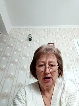 AlikaSwan5821 online show from February 6, 2026, 1:18 pm