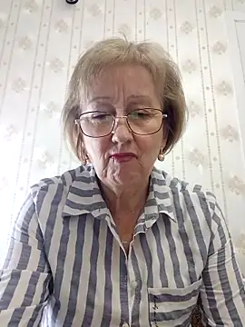 Snapshot of AlikaSwan5821 chatting on November 16, 2025, 2:00 pm AlikaSwan5821 online show from November 16, 2025, 2:00 pm