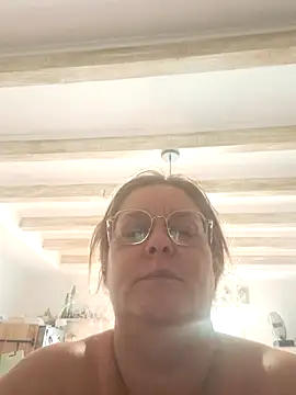 Snapshot of Misspapillon1840 chatting on September 18, 2025, 9:12 am Misspapillon1840 online show from September 18, 2025, 9:12 am