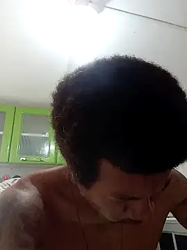 Snapshot of moreno25centimetro chatting on December 5, 2025, 2:37 pm moreno25centimetro online show from December 5, 2025, 2:37 pm