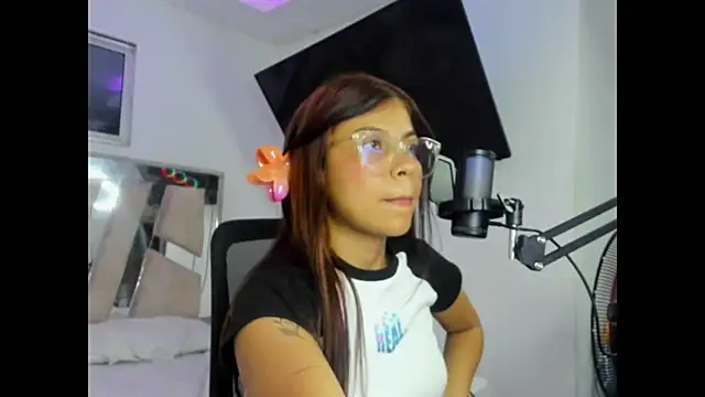 Snapshot of Goddes_any chatting on November 2, 2025, 1:54 am Goddes any online show from November 2, 2025, 1:54 am