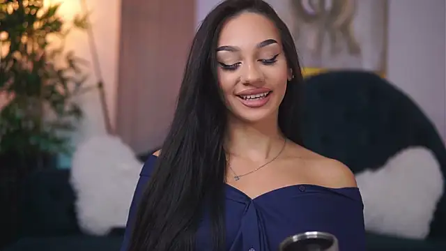 Snapshot of NinaSolenne chatting on November 3, 2025, 7:39 pm NinaSolenne online show from November 3, 2025, 7:39 pm