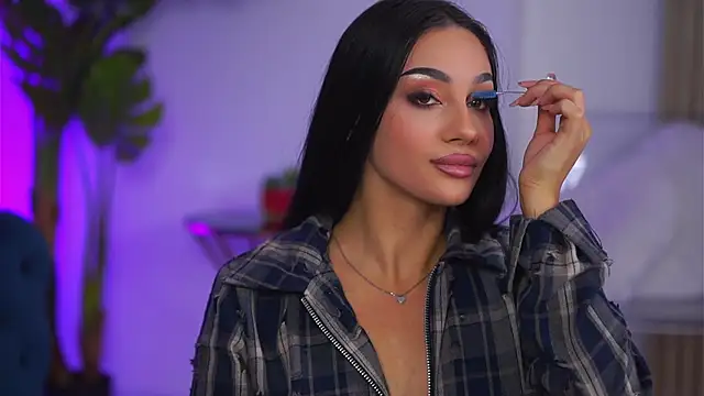 Snapshot of NinaSolenne chatting on December 2, 2025, 7:37 pm NinaSolenne online show from December 2, 2025, 7:37 pm