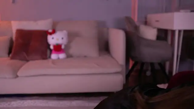 MillaSerene online show from April 16, 2026, 5:41 am