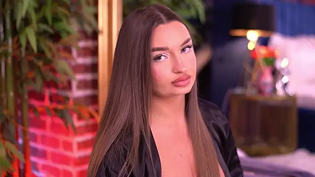 Snapshot of MillaSerene chatting on December 14, 2025, 8:09 am MillaSerene online show from December 14, 2025, 8:09 am