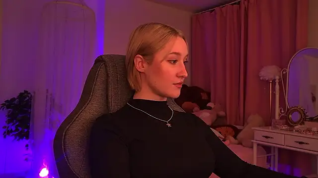 Snapshot of CinBellamy chatting on February 6, 2026, 5:36 am CinBellamy online show from February 6, 2026, 5:36 am