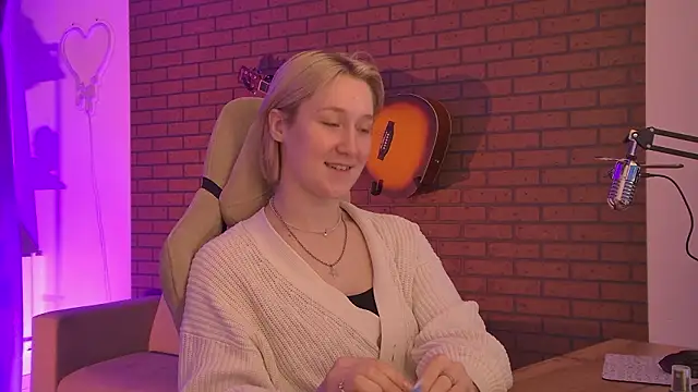 Snapshot of CinBellamy chatting on February 26, 2026, 7:41 am CinBellamy online show from February 26, 2026, 7:41 am