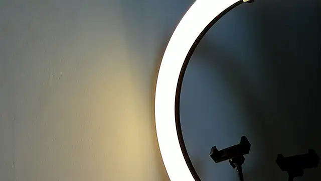 RowanCley online show from December 3, 2025, 12:37 pm