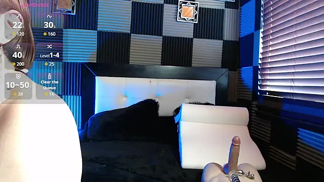 antonela-tompson online show from February 2, 2026, 6:18 pm